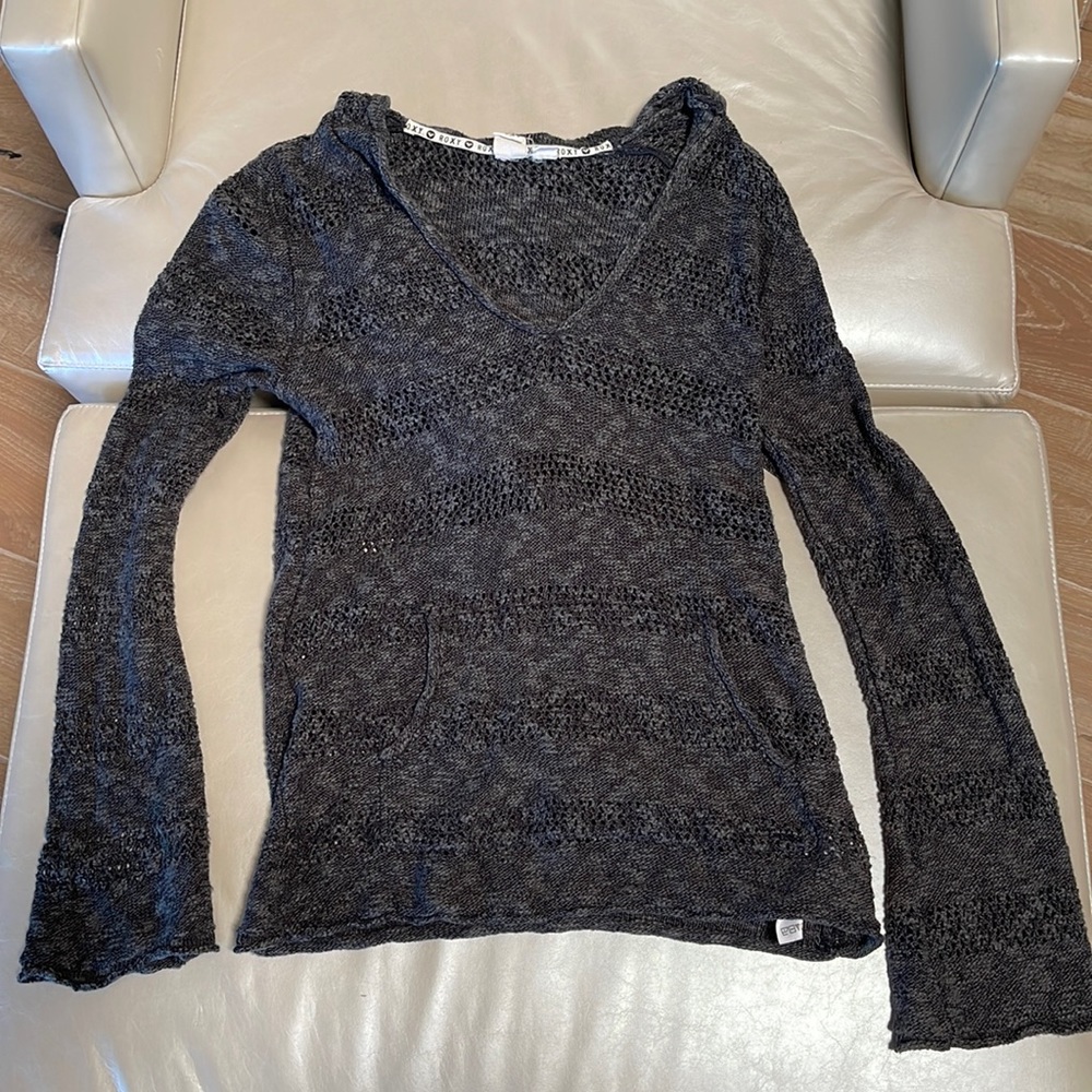 Roxy long sleeve grey lace hoodie sweater size Medium v neck heather